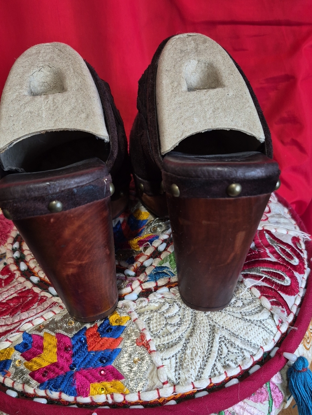 UGG Clogs - Picture 3 of 10